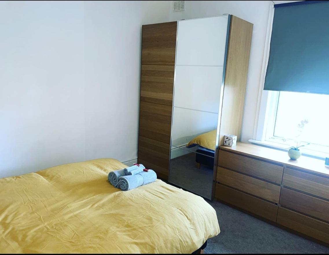 Luxury 1-Bed Apartment With Stunning City Views Perfect For Short Stays In Londyn Zewnętrze zdjęcie