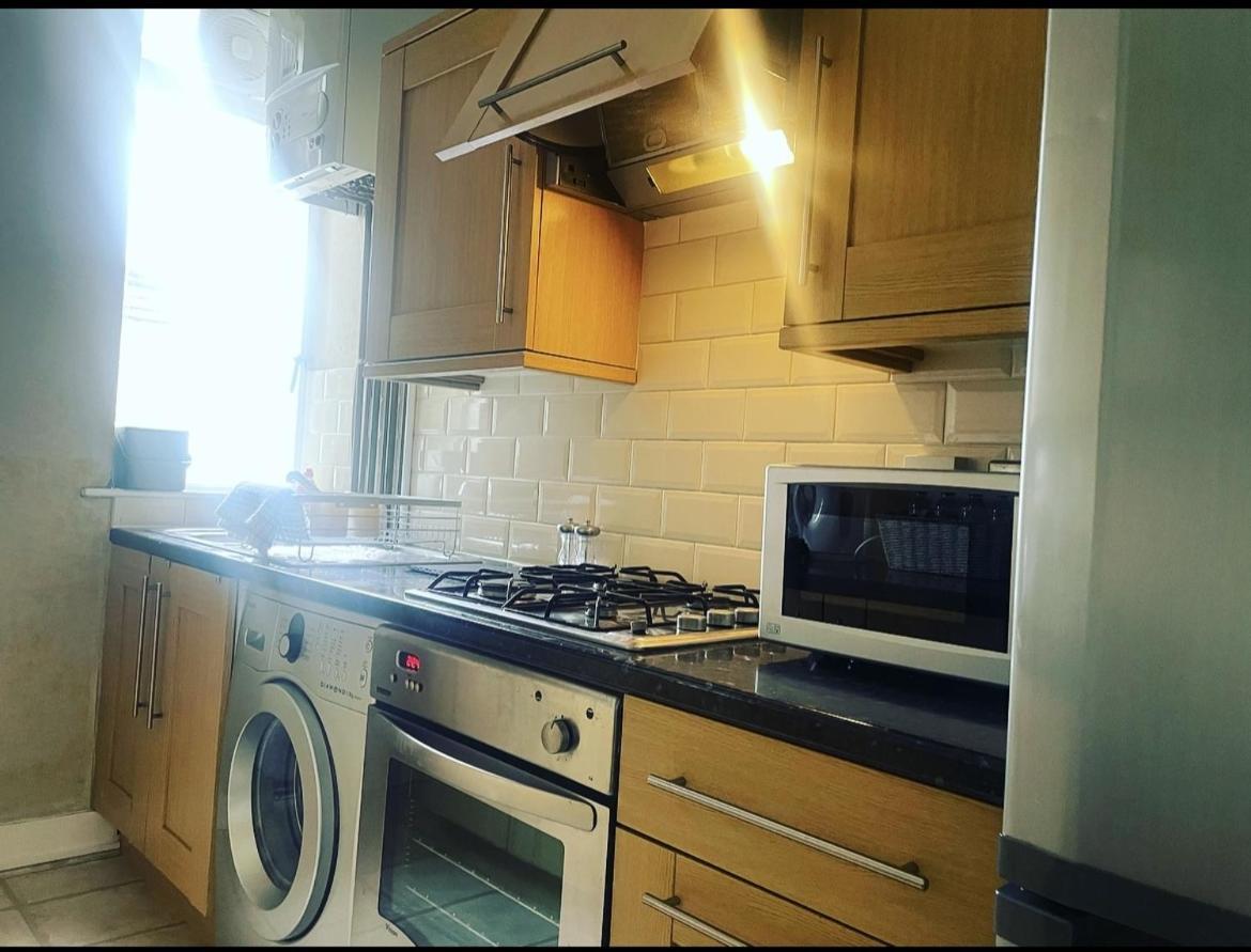 Luxury 1-Bed Apartment With Stunning City Views Perfect For Short Stays In Londyn Zewnętrze zdjęcie