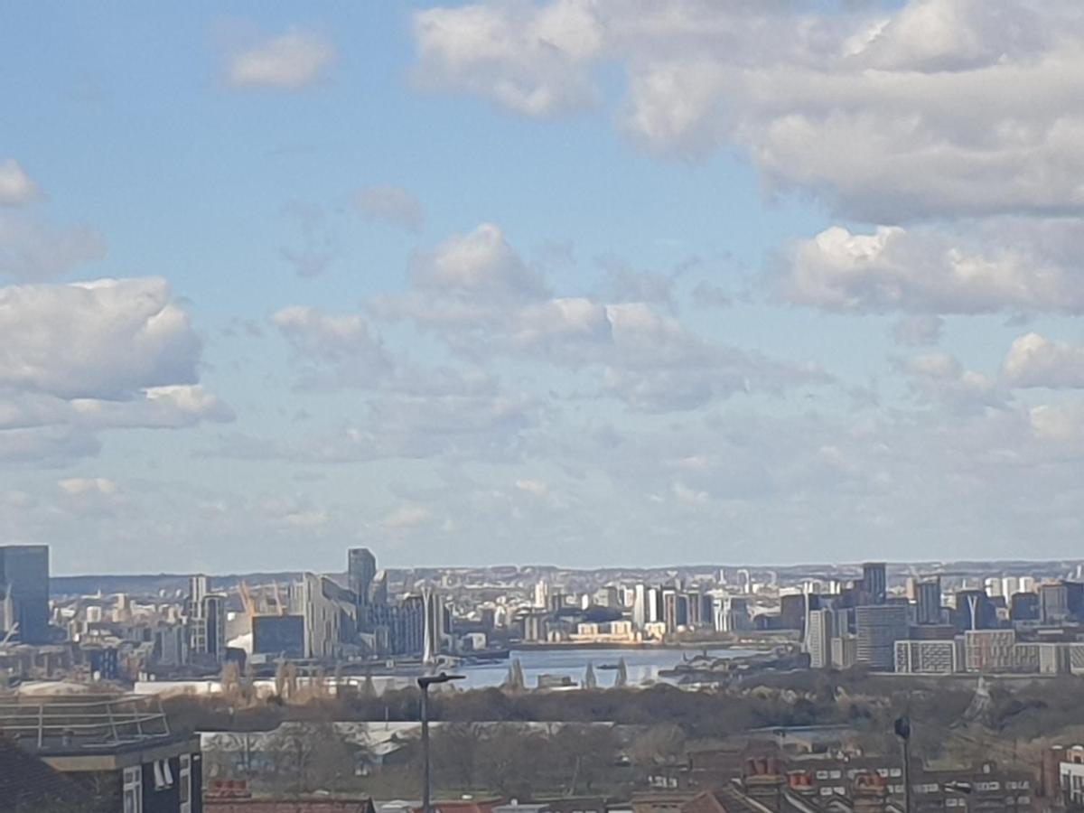 Luxury 1-Bed Apartment With Stunning City Views Perfect For Short Stays In Londyn Zewnętrze zdjęcie