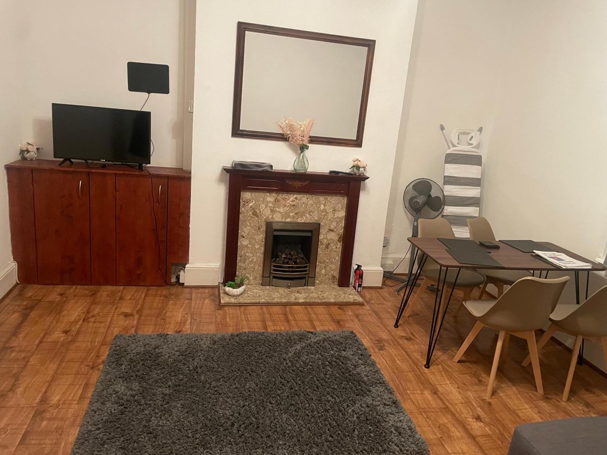 Luxury 1-Bed Apartment With Stunning City Views Perfect For Short Stays In Londyn Zewnętrze zdjęcie